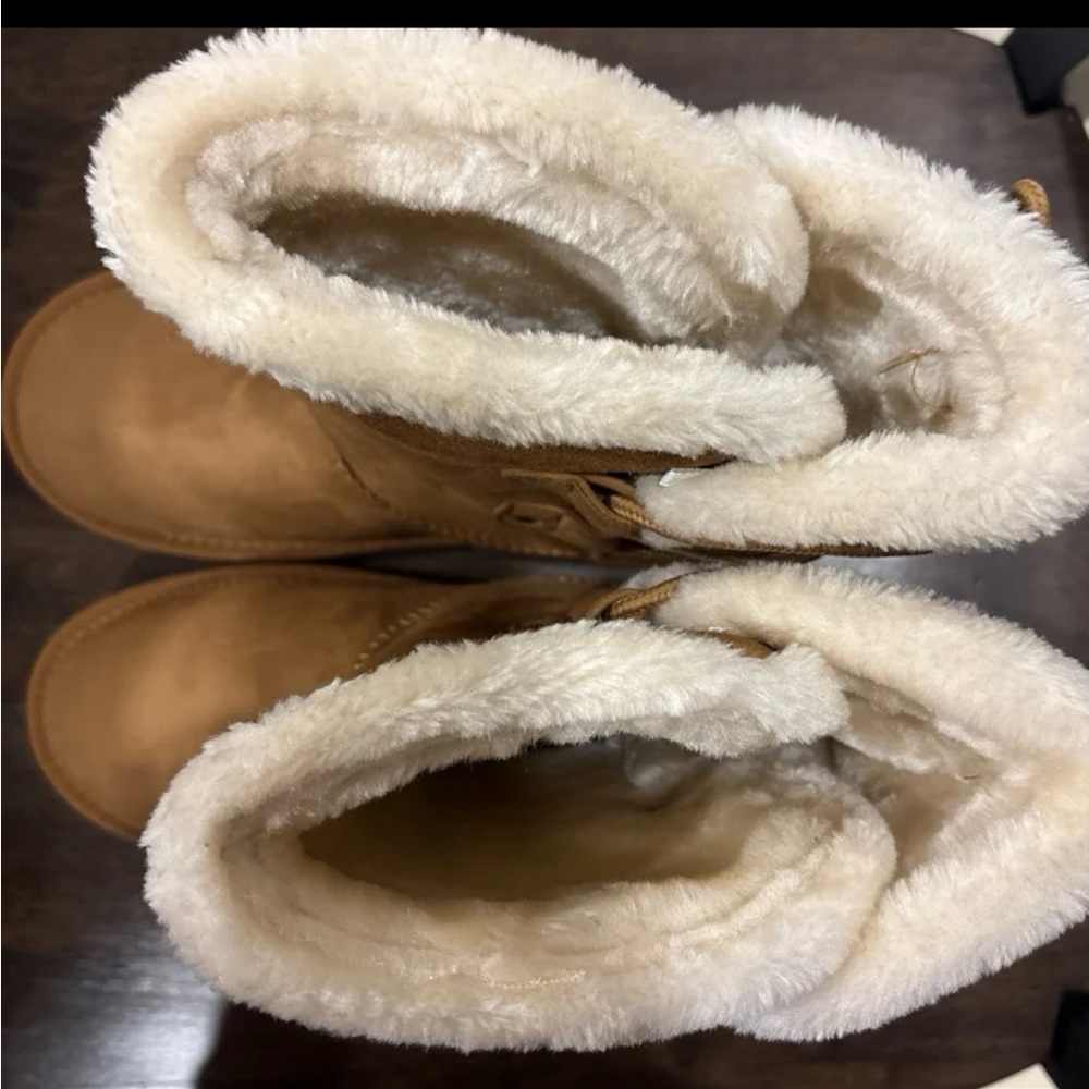 Boots - Picture 2 of 4